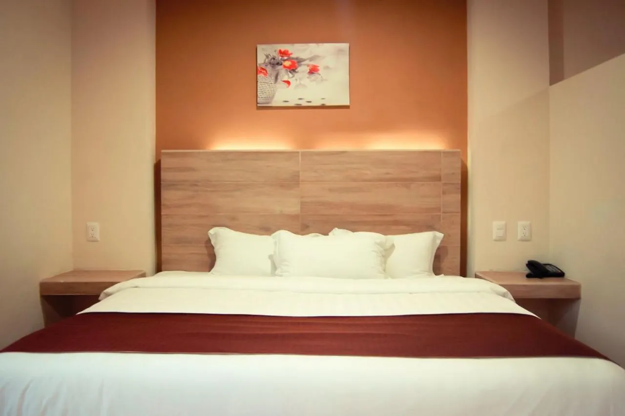 Hotel Luna Caribe Huay Pix